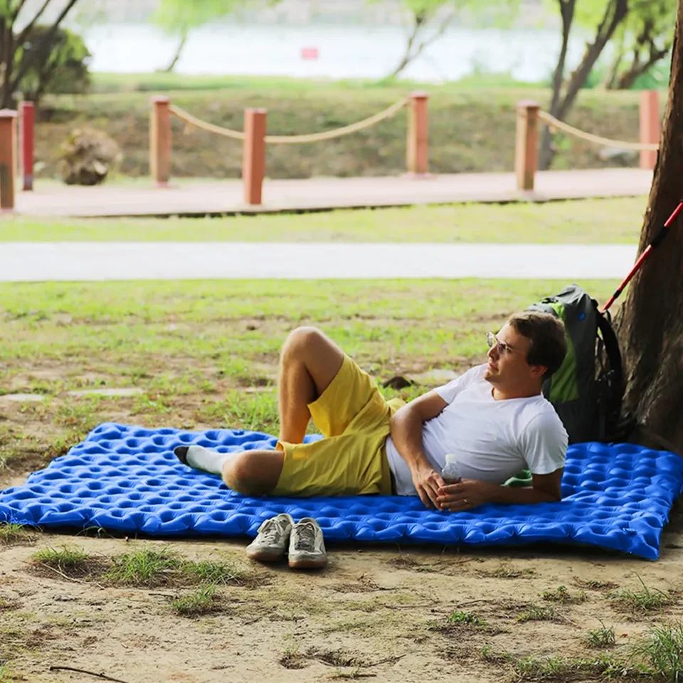 Built-in air pump mattress